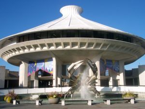 Illustration for article titled Buildings That Look Like Famous Spaceships: A Gallery